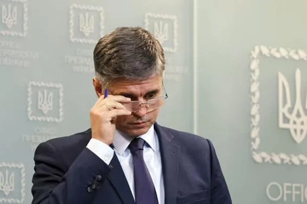ვოლოდიმირ ზელენსკიმ ბრიტანეთში უკრაინის ელჩი მისი კრიტიკის გამო თანამდებობიდან გაათავისუფლა