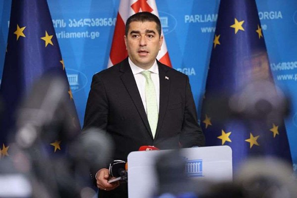 შალვა პაპუაშვილი: კომისიამ, რომელსაც პრემიერ-მინისტრი ხელმძღვანელობს, დეოლიგარქიზაციის სამოქმედო გეგმის პროექტი უკვე დაამტკიცა და მისი მიღება უახლოეს მომავალში მოხდება