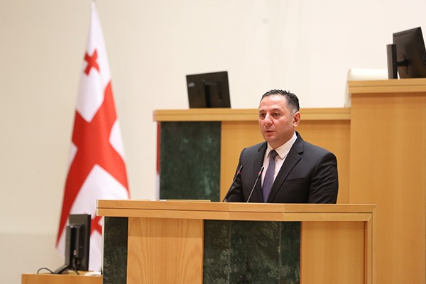 ვახტანგ გომელაური: ამ კონკრეტულ შემთხვევაში, როგორი თანამედროვე ვერტმფრენიც არ უნდა ჰყოლოდა სახელმწიფოს, მსგავსიც, კი როგორსაც ველოდებით, ღამით ფრენა, ამ რელიეფში არ იქნებოდა უსაფრთხო