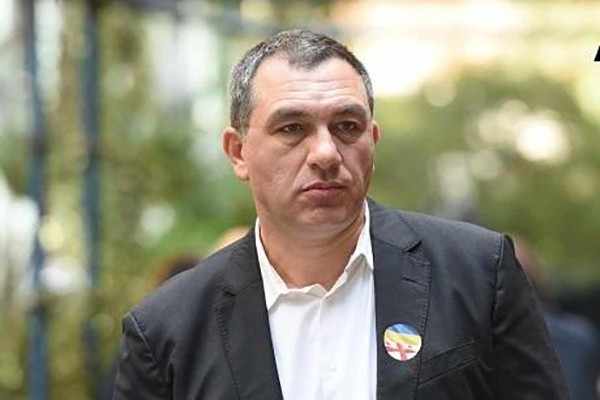 „ეს პრეზიდენტისგან მორიგი მავნებლობაა“ - ბოკერია ზურაბიშვილის მიერ ფარცხალაძისთვის მოქალაქეობის შენარჩუნებაზე