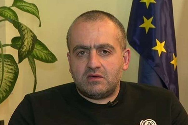 გიორგი გამსახურდია პრეზიდენტზე: შეუიარაღებელი თვალით ჩანს, რომ ამ ადამიანს რაღაც პოლიტიკური ძალები მართავენ