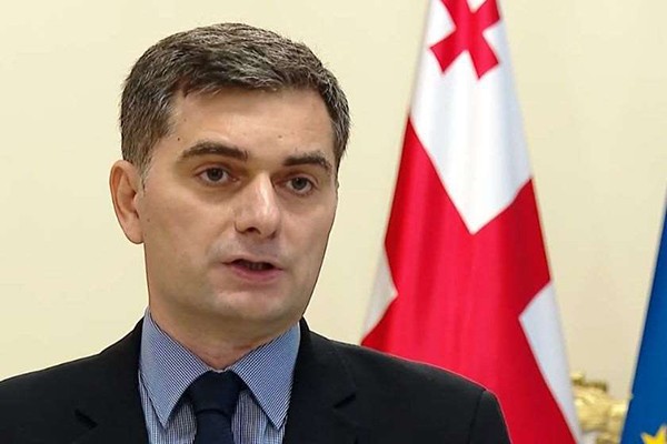 ევროკავშირში საქართველოს ელჩის განცხადებით, საგარეო საქმეთა მინისტრის ვიზიტი ბრიუსელში ემსახურება ევროკავშირის ინსტიტუტებისთვის 12 რეკომენდაციის შესრულების შესახებ ინფორმაციის მიწოდებას