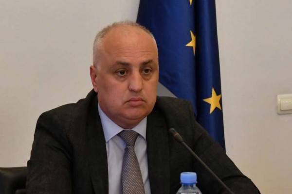 დიმიტრი ხუნდაძე: სამწუხაროა, რომ პრეზიდენტი კერძო ვიზიტებს ახორციელებს. ეს არის კონსტიტუციის დარღვევა