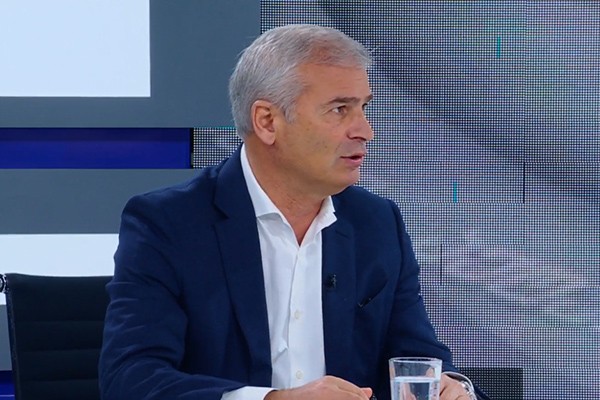 ირაკლი ქადაგიშვილი: პრეზიდენტი მიზანმიმართულად, უხეშად არღვევს კონსტიტუციას, რათა მოახდინოს მავნე ფორმულირების ლეგალიზაცია, თითქოს კანდიდატის სტატუსს ხალხი იმსახურებს, ხელისუფლება კი - არა
