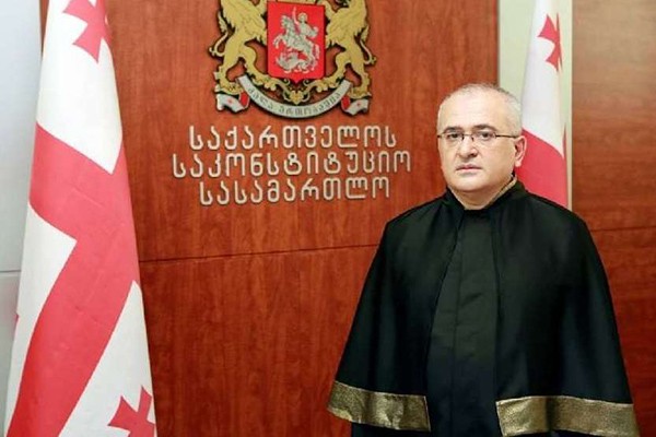 იმსჯელებს თუ არა პარლამენტი პრეზიდენტის იმპიჩმენტის საკითხზე, საკონსტიტუციო სასამართლოს გადაწყვეტილებაზეა დამოკიდებული - მერაბ ტურავას კომენტარი
