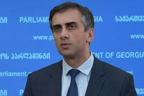 გიორგი კახიანი: არ მეგონა, თუ ასეთი სუსტი პოზიცია ექნებოდა პრეზიდენტის წარმომადგენლობას - ფაქტობრივად, მათ თავიანთი პოზიციით თავდაყირა დააყენეს კონსტიტუციის სულისკვეთება