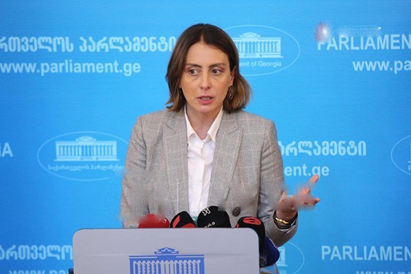 ხატია დეკანოიძე: შეხვედრაზე ნიკა მელიასა და ჩემი მეგობრების თხოვნით მოვედი, ძალიან მაინტერესებს მათი მოსაზრებები