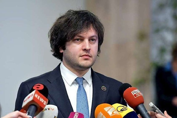 ირაკლი კობახიძე: ხატია დეკანოიძეს რეანომობილების თემაზე კომპლიმენტი ეკუთვნის, რადგან პირველად მოვისმინე რეალური პრობლემა, რაც საზოგადოებას აწუხებს და ოპოზიციის მხრიდან დაისვა
