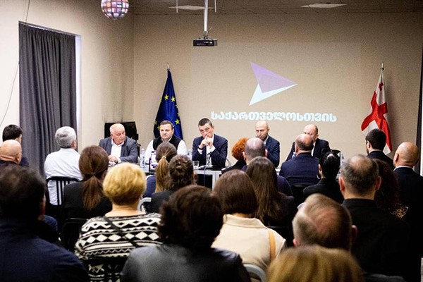 გიორგი გახარია: „ქვეყნისთვის მთავარია, ძალაუფლება ხელში  ავიღოთ და ერთ ვადაში ხელიდან გავუშვათ“