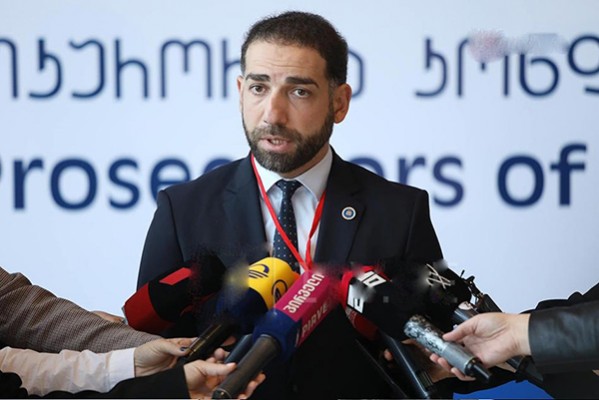 ირაკლი შოთაძე აცხადებს, რომ 2019 წელს სალომე ზურაბიშვილის მიერ კონკრეტული პირების შეწყალების საქმეზე გამოძიება გრძელდება