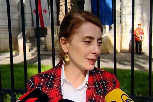 ხატია დეკანოიძე: შეხვედრაზე პრეზიდენტმა განაცხადა, რომ ვიზიტებთან დაკავშირებით რამდენიმე დღეში საზოგადოებას თავის მოსაზრებას გააცნობს