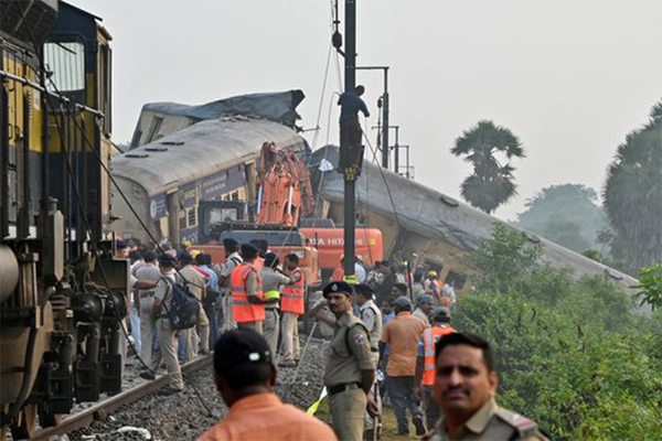 ინდოეთში სარკინიგზო ავარიას 13 ადამიანი ემსხვერპლა