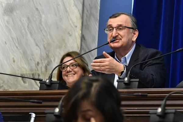 რომან გოცირიძე: პოლიტიკოსი ხელფასით უნდა ცხოვრობდეს - რა უნდათ პარლამენტში ბიზნესმენებს?!