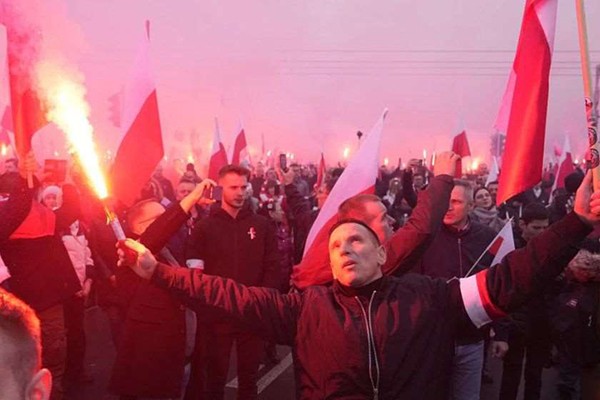 პოლონეთში ნაციონალისტებმა ყოველწლიური მსვლელობა გამართეს