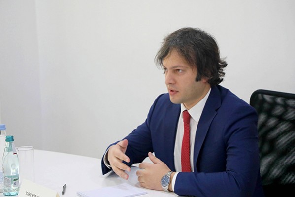 „ქართული ოცნების“ თავმჯდომარე, ირაკლი კობახიძე საქართველოში ამერიკის შეერთებული შტატების საგანგებო და სრულუფლებიან ელჩს, რობინ დანიგანს შეხვდა