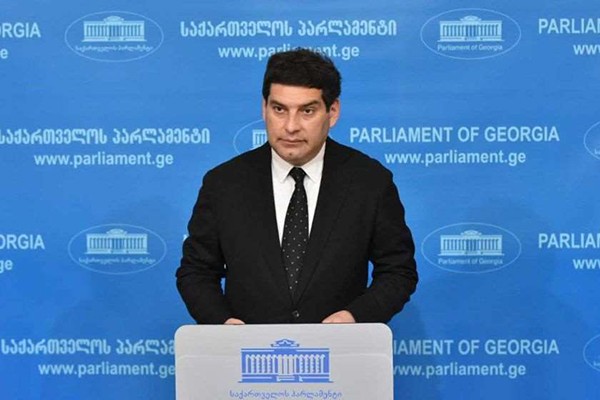 ბექა დავითულიანი: სააკაშვილის შეწყალება შეიძლება იყოს შეფუთული, როგორც დეპოლარიზაციისა და ევროპისკენ გადადგმული ნაბიჯი, თუმცა, ყველამ ვიცით, რომ არავინ ევროპიდან სერიოზულად არ აყენებს ამ საკითხს