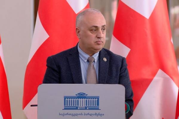დიმიტრი ხუნდაძე: დღეს „ნაცმოძრაობის“ მხრიდან ამ თარიღის საზეიმოდ ქცევა მოსახლეობის უდიდესი ნაწილის შეურაცხყოფა და ამავე დროს, მტკიცებულებაა იმისა, რომ „ნაცმოძრაობა“ ამ მძიმე წარსულს არ ნანობს და უარესის ჟინი აქვთ