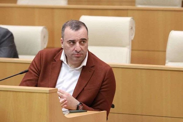 რატი იონათამიშვილი დავით არახამიას განცხადებაზე: ტრაგიკული განცხადებაა. ალბათ უპრიანი იქნებოდა, რომ ამ ყველაფერზე ადრე და ხალთან ესაუბრათ, ვიდრე ახლა და კონკრეტულ ჟურნალისტთან