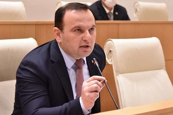 პაატა მანჯგალაძე: თუ „ნაციონალურ მოძრაობაში“ ვინმეს რამე არ მოსწონს, მიმართოს მიხეილ სააკაშვილს, რადგან ლიდერი არის ის - ის, რაც ხდება, პარტიას ასუსტებს, ანგრევს