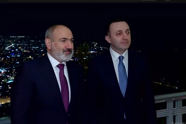 პრემიერ-მინისტრმა ირაკლი ღარიბაშვილმა ნიკოლ ფაშინიანს ვახშამზე უმასპინძლა