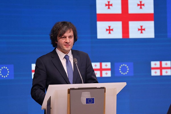 პრემიერი: საპარლამენტო არჩევნებთან დაკავშირებითაც გვქონდა საუბარი. ახალი კანონმდებლობა, ელექტრონული ხმის მიცემის წესი, ფართო დაკვირვება უზრუნველყოფს, რომ არჩევნები ჩატარდება თავისუფალ და სამართლიან გარემოში