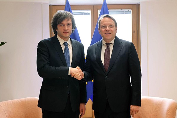 ოლივერ ვარჰეი: მახარებს საქართველოს ძლიერი ერთგულება ევროკავშირში გაწევრიანების გზაზე ძალისხმევის განხორციელებისადმი. ჩვენ ვმუშაობთ ევროკავშირში საქართველოს გაწევრიანებისთვის