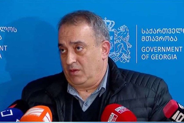 რესპუბლიკური საავადმყოფოს ექიმის თქმით, იმ თანამშრომლებს, რომლებმაც კომპენსაცია მიიღეს, სურვილის შემთხვევაში, საავადმყოფოში მუშაობის გაგრძელების საშუალება ექნებათ