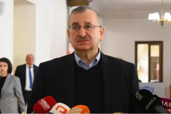 რომან გოცირიძე: რთულია პროგნოზის გაკეთება, მიიღებს თუ არა სალომე ზურაბიშვილი სააკაშვილის შეწყალების გადაწყვეტილებას, თუმცა მისი შეცვლილი ტონი და განცხადებების შინაარსი არაფერს გამორიცხავს