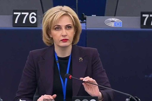 ეკა სეფაშვილი: სააკაშვილის გათავისუფლება გლობალური ომის პარტიის ინტერესშია - თუ დაინახავენ, რომ მას არეულობის რესურსი აქვს, ზურაბიშვილს შეაწყალებინებენ