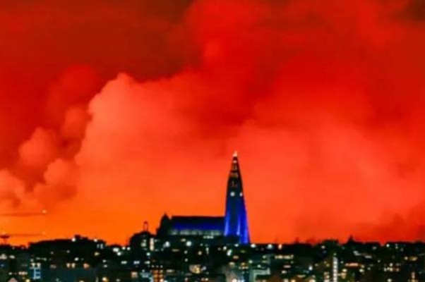 ისლანდიაში ვულკანი ამოიფრქვა, ლავა ქალაქ გრინდავიკს უახლოვდება