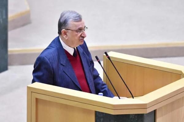 რომან გოცირიძე შს მინისტრ: 22 მილიონი დოლარის საფრენი აპარატია შემოტანილი კატარიდან, რაც არ მომხდარა ბოლო წლებში - უნდა დააკვირდეთ, ეს ხომ არ გადავა ყირგიზეთში? ხომ არ წავა ყაზახეთში?