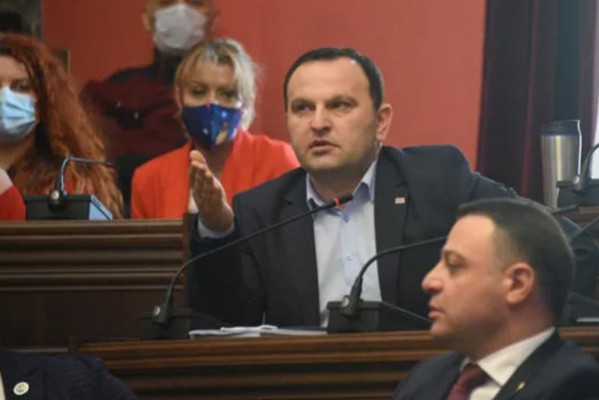 პაატა მანჯგალაძე მამუკა მდინარაძეს: რად გიღირთ ადამიანების ცხვირ-პირის დამტვრევა? კიდევ რომ გამოვლენ მოქალაქეები, უფრო მეტად რადიკალურები იქნებით, უფრო დაარბევთ ახალგაზრდებს?