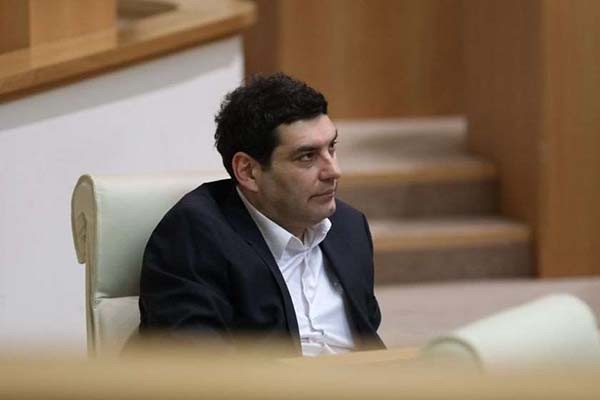ბექა დავითულიანი: ჩვენ ვხედავთ, ვინ დგას გამჭვირვალობის კანონპროექტთან დაკავშირებით აქციების უკან, მზად ვართ, ყველა ჯგუფს, მხარეს შევხვდეთ და ავუხსნათ, რა წერია პროექტში