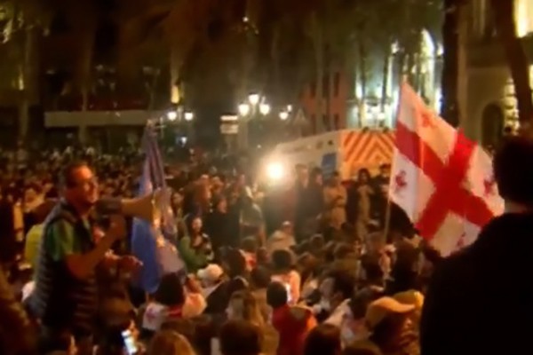 შსს: აქციის მონაწილეების ძალადობრივი ქმედებების შედეგად დაშავდა შინაგან საქმეთა სამინისტროს ერთი თანამშრომელი, რომელსაც შესაბამისი სამედიცინო დახმარება გაეწია