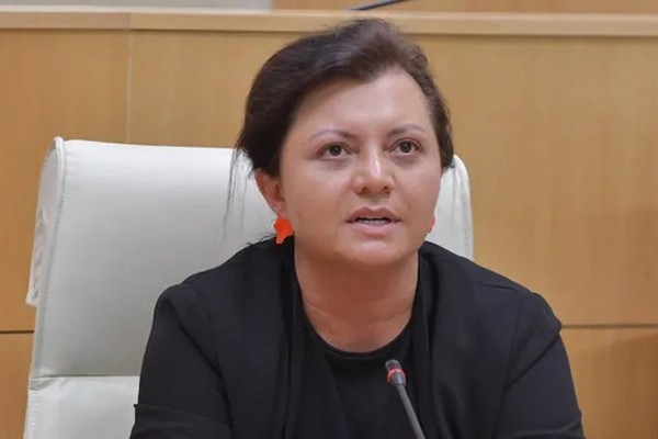 ეკა ხერხეულიძე - „განთიადია, გრძნობს ეს გული, გრძნობს ეს ტვინი“, მშფოთვარე აპრილის დროს რუსეთი მარცხდებოდა ამ მოედანზე, სადაც დღესაც შეიკრიბება ხალხი