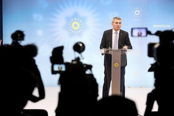 მამუკა მდინარაძე: ომის დაწყება თუ გინდათ, თქვით. იმ ხალხთან ჩამოდიო ნაცვლიშვილი რომ მეუბნება, მართლა რომ ჩავიდე და ვიღაცამ რაღაცა ქნას, რადგან ათი, ოცი პროვოკატორი ყოველთვის აღმოჩნდება აქციაზე, მერე რას შვრებით ხალხო?