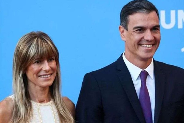 ესპანეთის პრემიერ-მინისტრმა საჯარო მოვალეობების შესრულება შეიჩერა რადგან მისი მეუღლე კორუფციაშია ეჭვმიტანილი