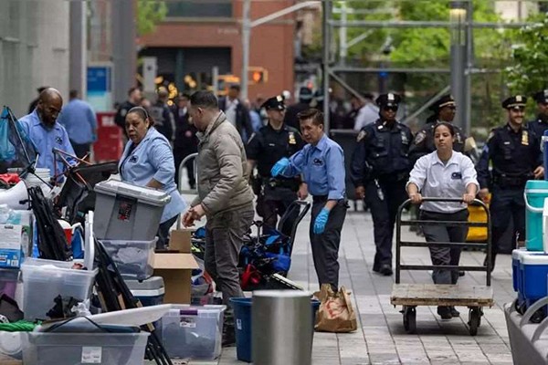 ნიუ-იორკის უნივერსიტეტის კამპუსის ტერიტორია პოლიციამ პროპალესტინური მოძრაობის მიერ გაშლილი კარვების ბანაკისგან გაწმინდა