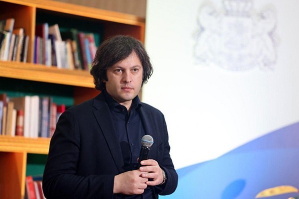 ირაკლი კობახიძე: კეზერაშვილი ევროკავშირში თავისუფლად რომ გადაადგილდება, ეს არის ქართული საზოგადოებისთვის შეურაცხყოფის მიყენება, რადგან მან გაძარცვა ჯარი და ბიზნესმენები, სირცხვილია კეზერაშვილისგან ხელფასის მიღება