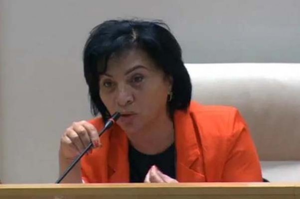 ირმა ზავრადაშვილი: ათიათასი ადამიანი მსვლელობით რომ დაიძრა რუსთაველისკენ, მთავარი არხის თქმით, ასიათასი გახდა. ხოდა, “ხალხის მდინარეები” ერთ ადგილზე რომ მოიყრის თავს, გაგვაგებინეთ თუ ავიდნენ “ქოცების აქციის მეოთხედი მაინც გვინდა”-ზე 