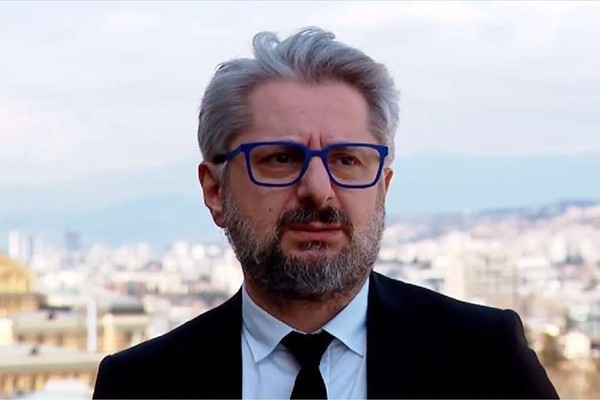 ნიკა გვარამია: შეუძლებელია ვინმემ მოგვატყუოს, რომ ამგვარი კანონები, ისეთი ნაბიჯები, რომელსაც მთავრობა დგამს, ქუჩებში ახალგაზრდების ცემა-ტყეპა, პირადი ინფორმაციის გამჟღავნების მუქარა თავსებადია ევროკავშირთან