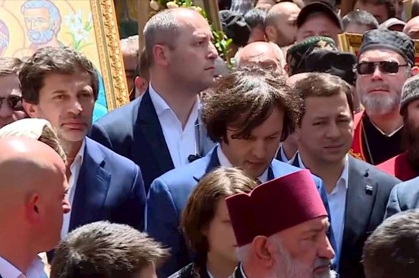 აღმასრულებელი და საკანონმდებლო ხელისუფლების წარმომადგენლები ოჯახის სიწმინდისა და მშობლების პატივისცემის დღესთან დაკავშირებულ ღონისძიებაში მონაწილეობენ