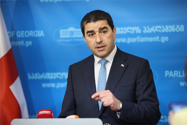 შალვა პაპუაშვილი: მივიღეთ გარკვეული „ენჯეობისა“ და ოპოზიციის სიმბიოზი, კასტა ზიზღის მფრქვევლებისა ამ ქვეყანაში, რომელსაც ფსევდოლიბერალურ ღირებულებებს ამოფარებულს ფაშისტური ფრონტი აქვს გაშლილი საქართველოში
