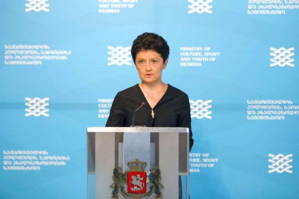 თეა წულუკიანი: პრეზიდენტი თუ წარმოადგენდა არგუმენტებს, პარლამენტი შეძლებდა ამ არგუმენტებზე მსჯელობას. დღეს პარლამენტი ვეღარ იმსჯელებს იმაზე, რაც წარმოდგენილი არ არის. პრეზიდენტმა მავნებლურად დახურა დიალოგისა და საუბრის ყველანაირი სივრცე