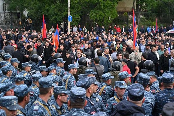 სომხეთში საპროტესტო აქციების 200-ზე მეტი მონაწილე დააკავეს