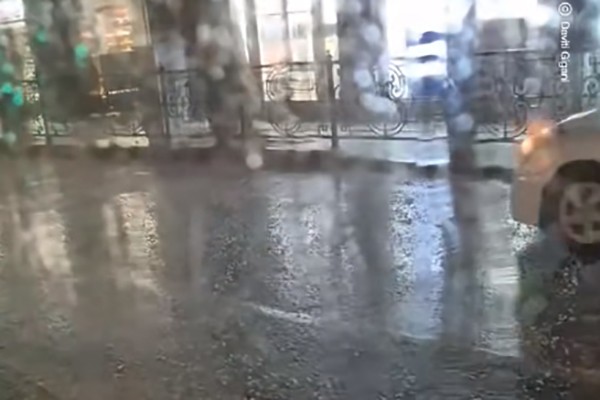 ძლიერი წვიმა და სეტყვა თბილისში (ვიდეო)