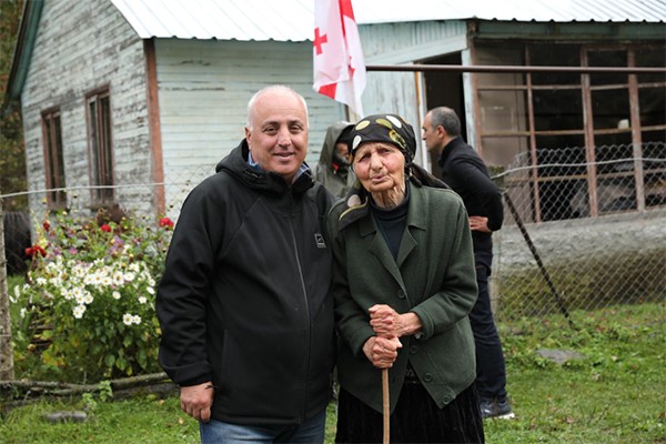 პარტია „ქართული ოცნება - დემოკრატიული საქართველო“ წინასაარჩევნო კამპანიის ფარგლებში დიმიტრი ხუნდაძე შეხვედრებს  დუშეთის მუნიციპალიტეტში აგრძელებს