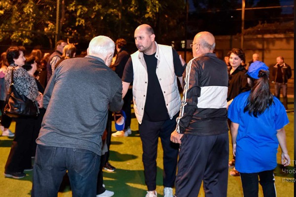 „ქართული ოცნების“ ნაძალადევის რაიონის დელეგატი სანზონისა და ზღვისუბნის მოსახლეობას ხვდება