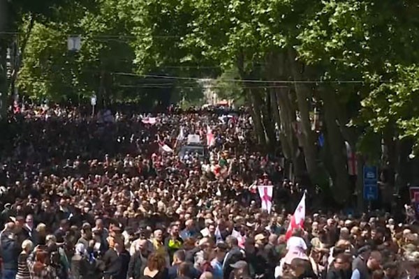 „ოჯახური ღირებულებებისა და არასრულწლოვანის დაცვის შესახებ“  კანონის მიხედვით,  17 მაისი საკანონმდებლო დონეზე ოჯახის სიწმინდისა და მშობლების პატივისცემის დღედ დგინდება