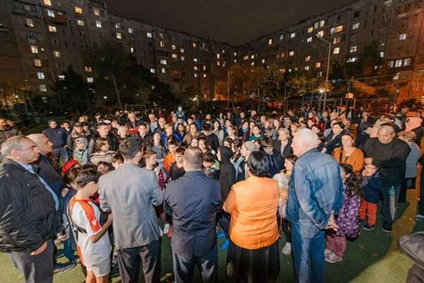 ვლადიმერ ბოჟაძე: მოახლოებულ საპარლამენტო არჩევნებში „ქართული ოცნების“ გამარჯვება ნიშნავს საქართველოსა და ქართველების გამარჯვებას - წინასაარჩევნო კამპანიის ფარგლებში შეხვედრები გლდანში გრძელდება